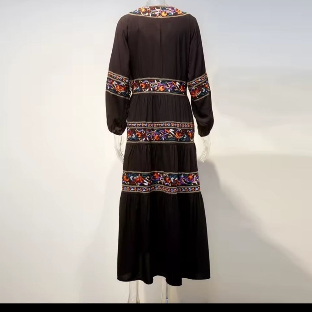 Chic Black Maxi Dress with Colorful Embroidery - Picture 12 of 15